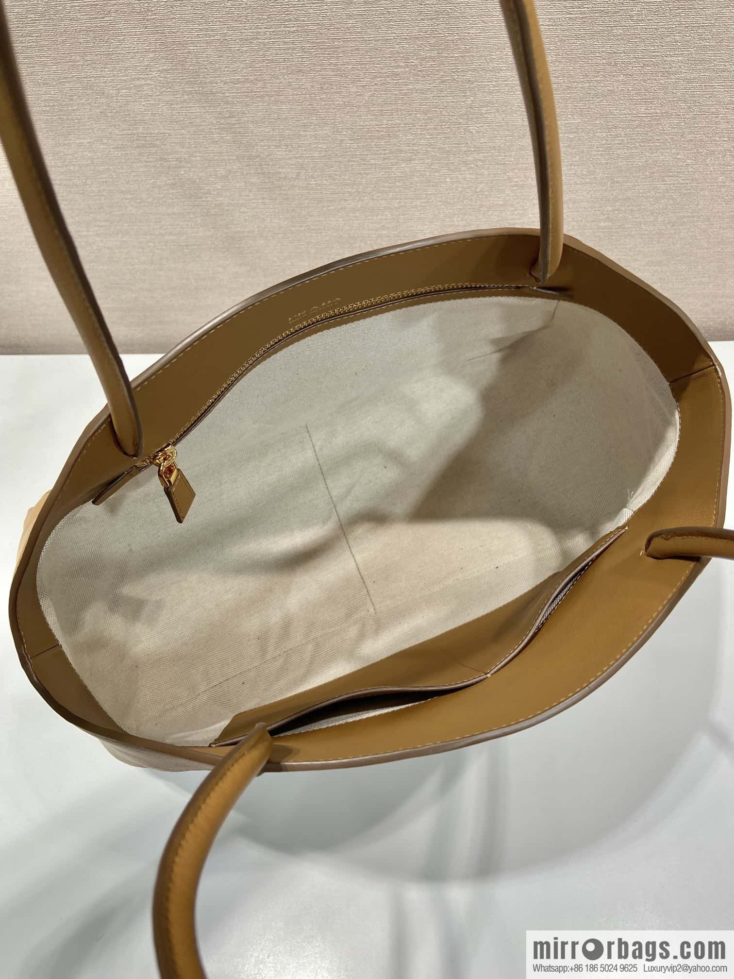 PRADA 🎉 new 🎉 1BG510 tote bag
