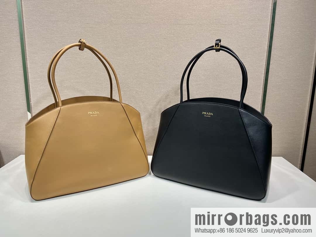 PRADA 🎉 new 🎉 1BG510 tote bag