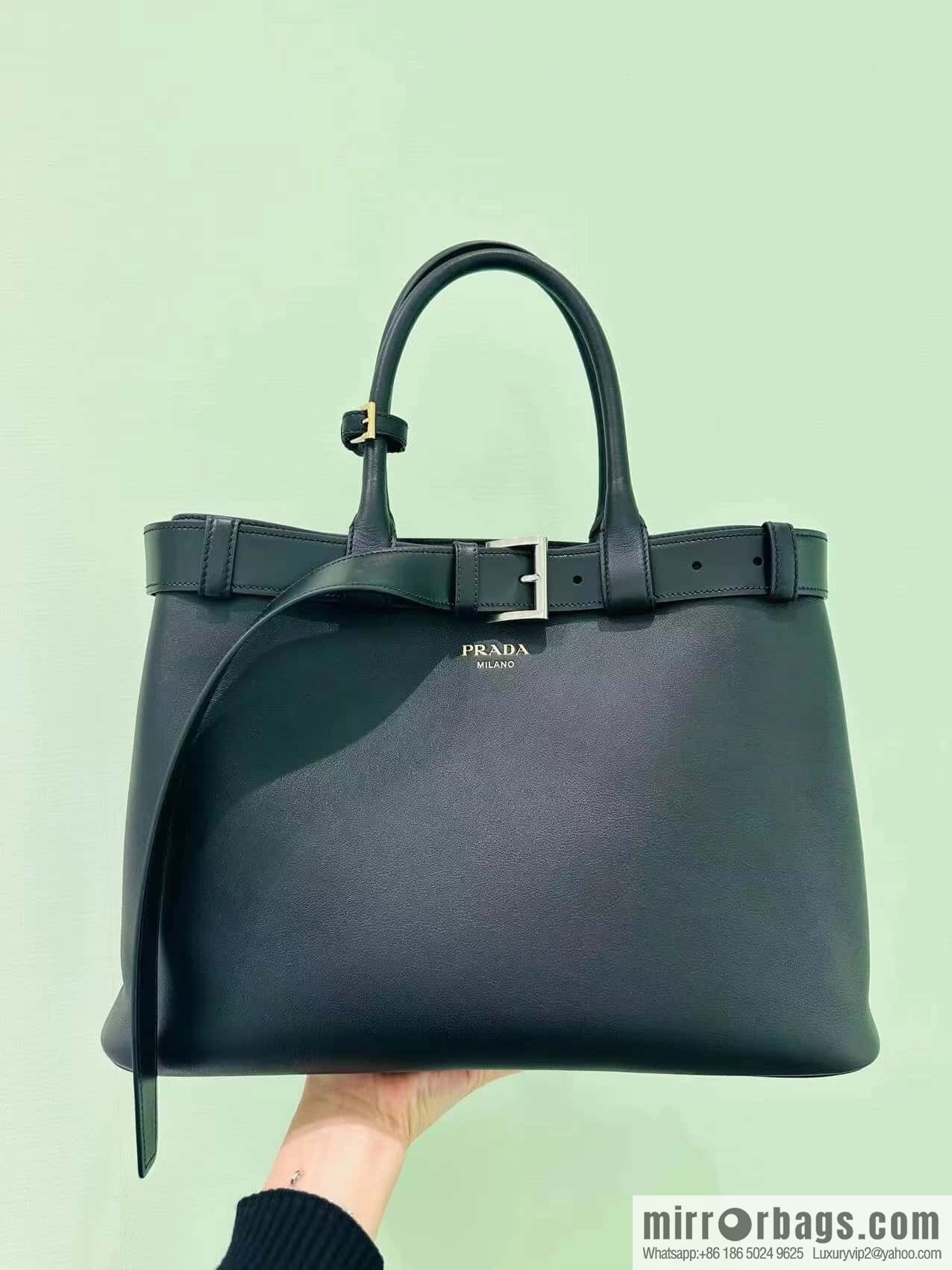 PRADA 🎉 new women's bag 🎉 1BA416 large
