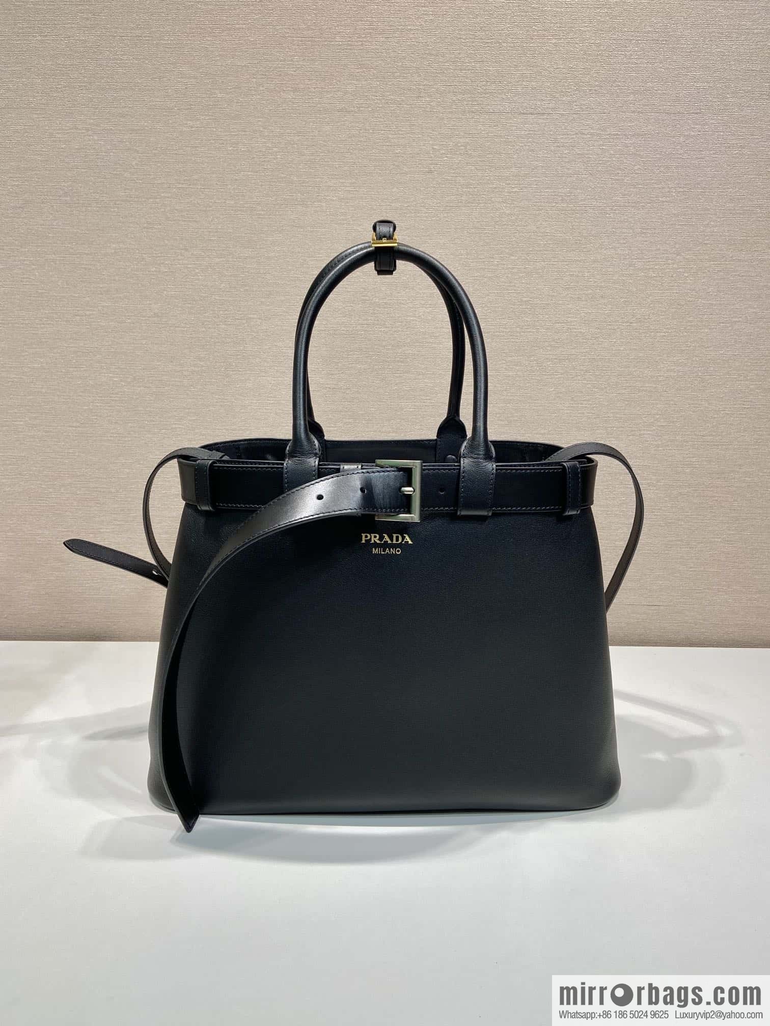 PRADA 🎉 new women's bag 🎉 1BA416 large