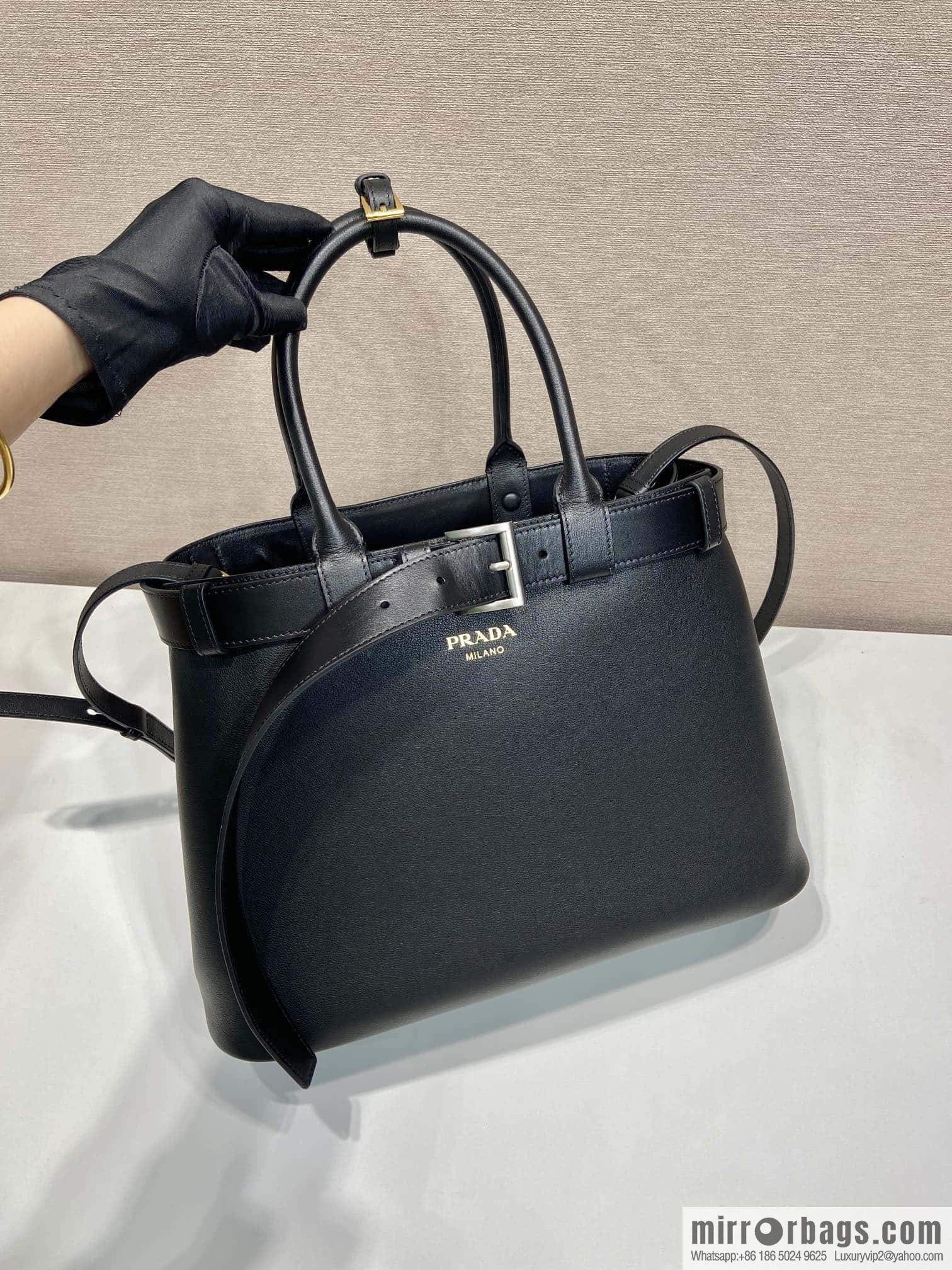 PRADA 🎉 new women's bag 🎉 1BA416 large