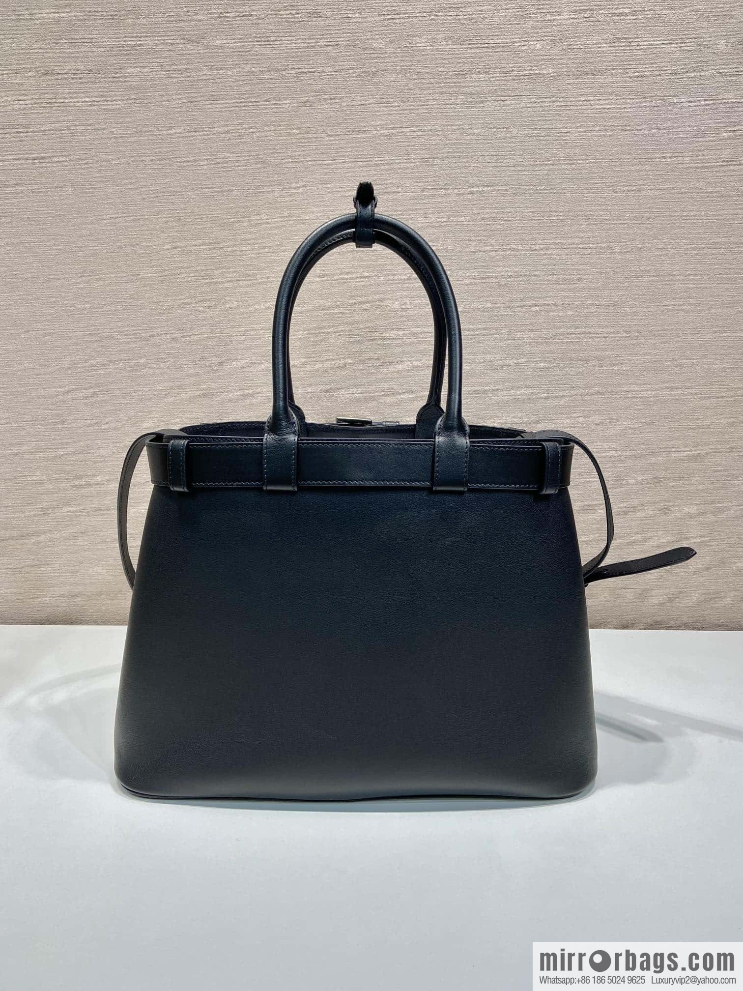 PRADA 🎉 new women's bag 🎉 1BA416 large