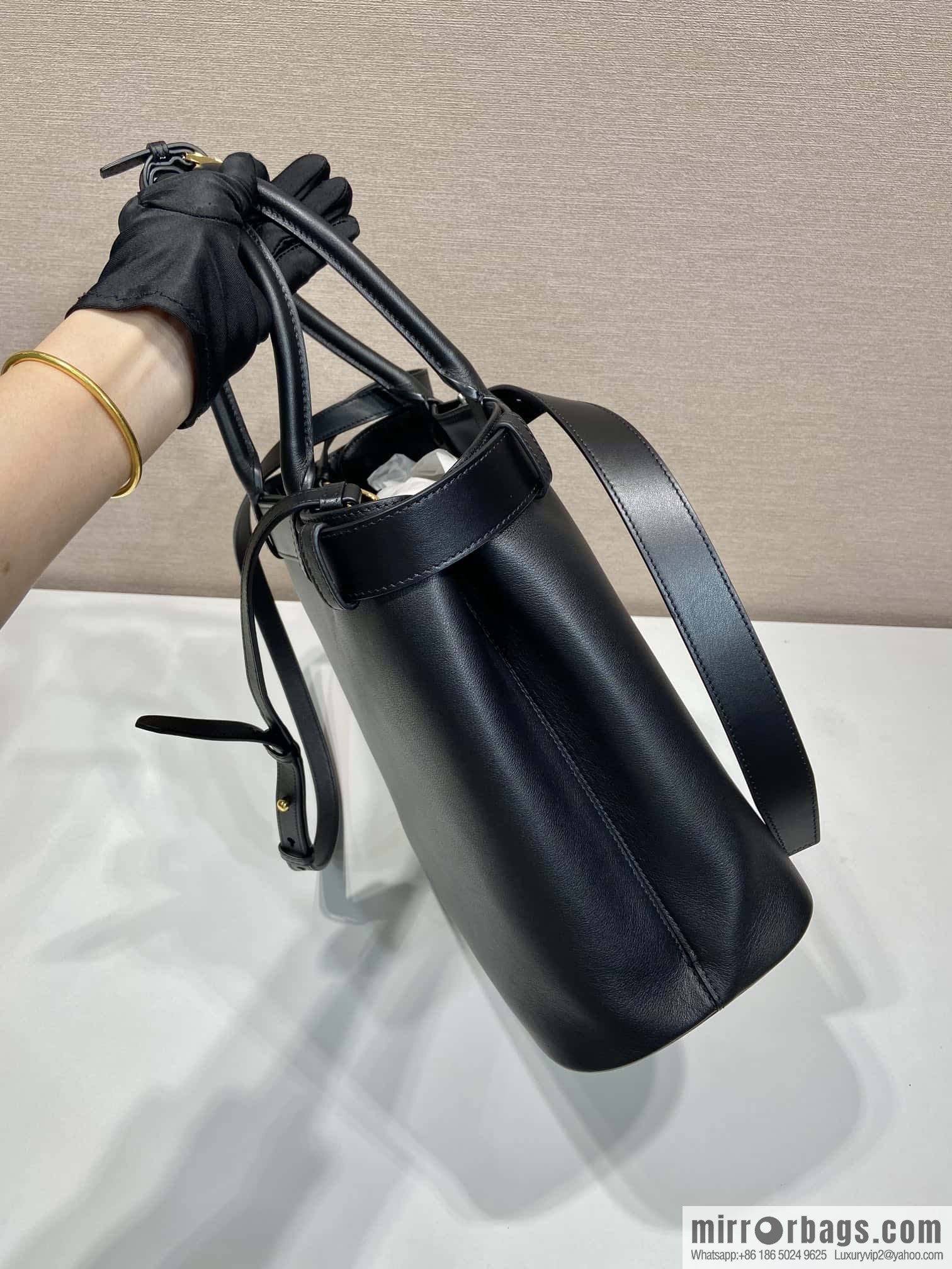 PRADA 🎉 new women's bag 🎉 1BA416 large