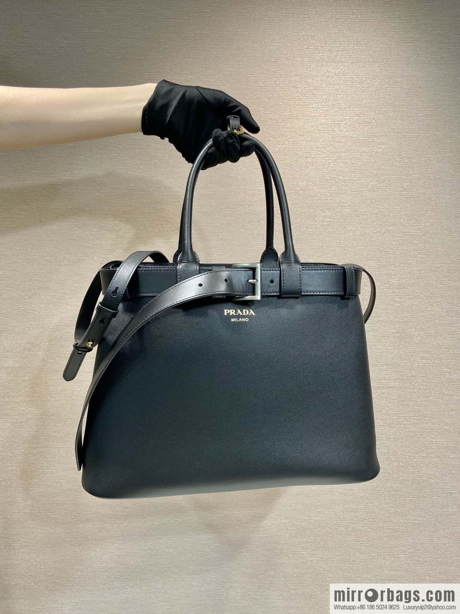 PRADA 🎉 new women's bag 🎉 1BA416 large