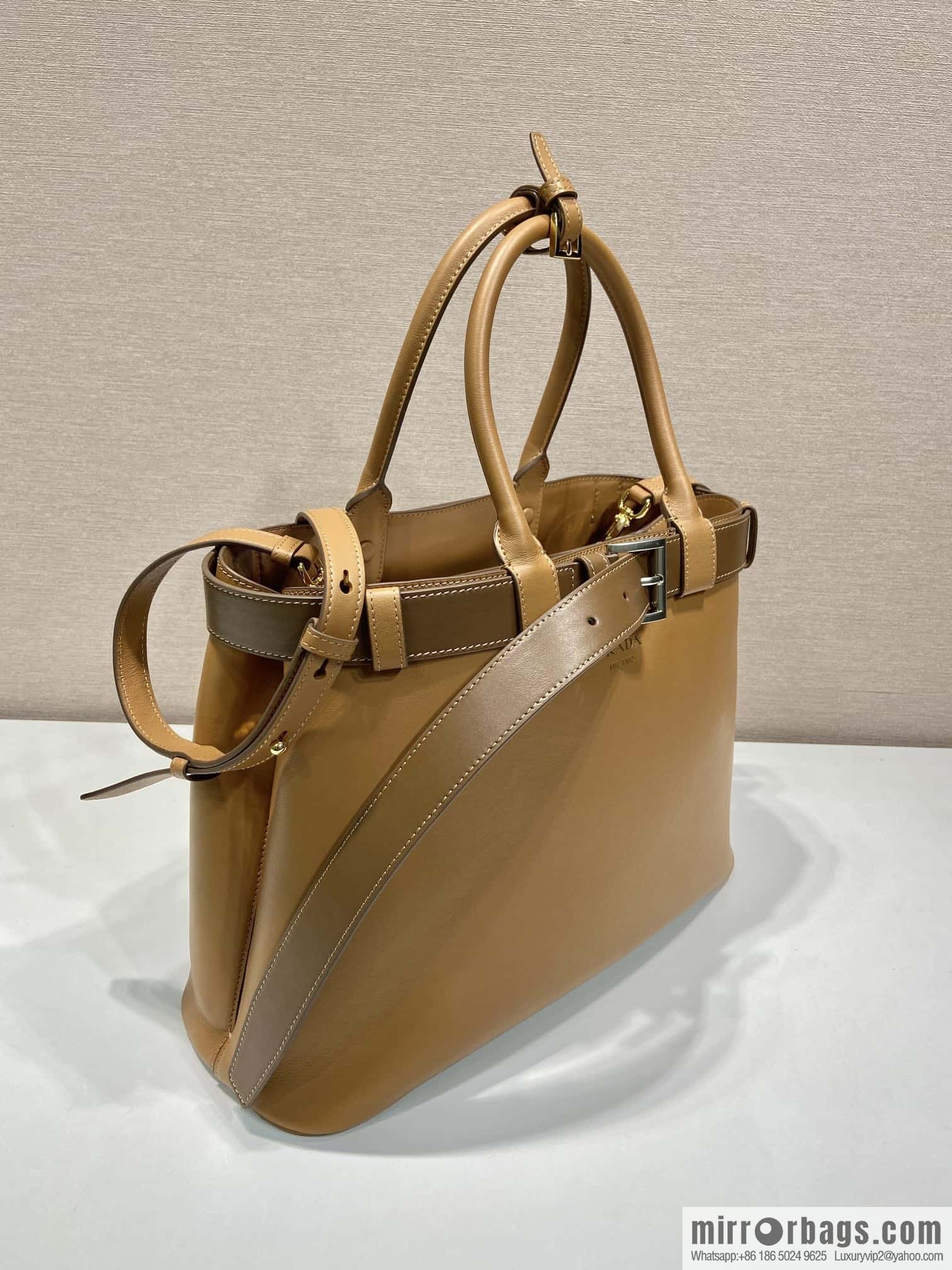 PRADA 🎉 new women's bag 🎉 1BA416 large