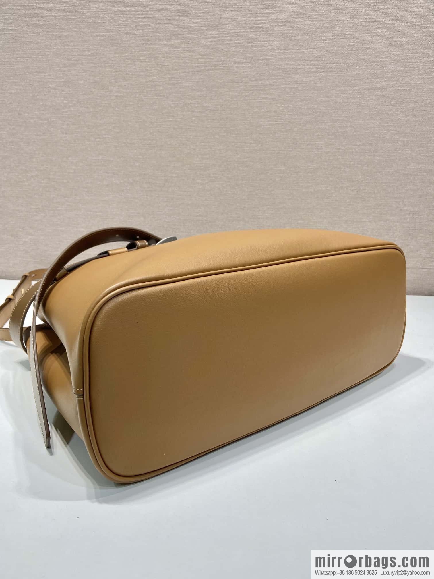 PRADA 🎉 new women's bag 🎉 1BA416 large