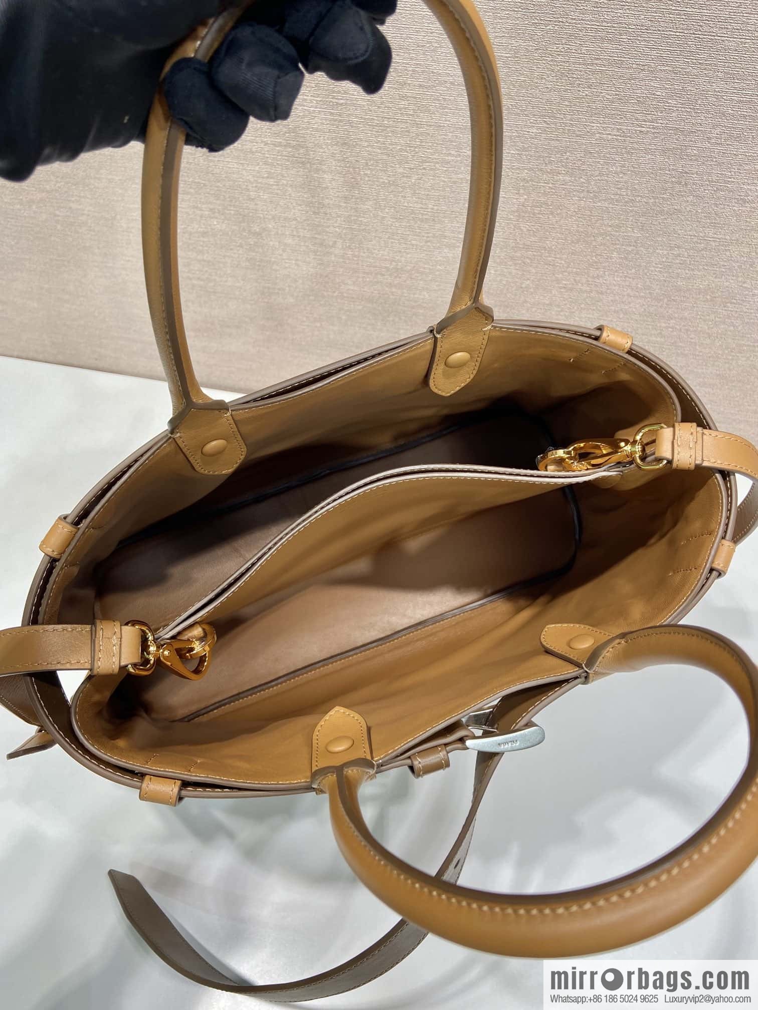 PRADA 🎉 new women's bag 🎉 1BA416 large