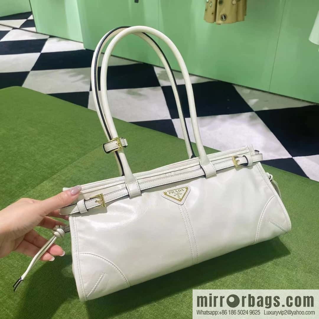 PRADA 🎉 LusSo lf oil wax leather 🎉 1BA426S 🎉🎉 white