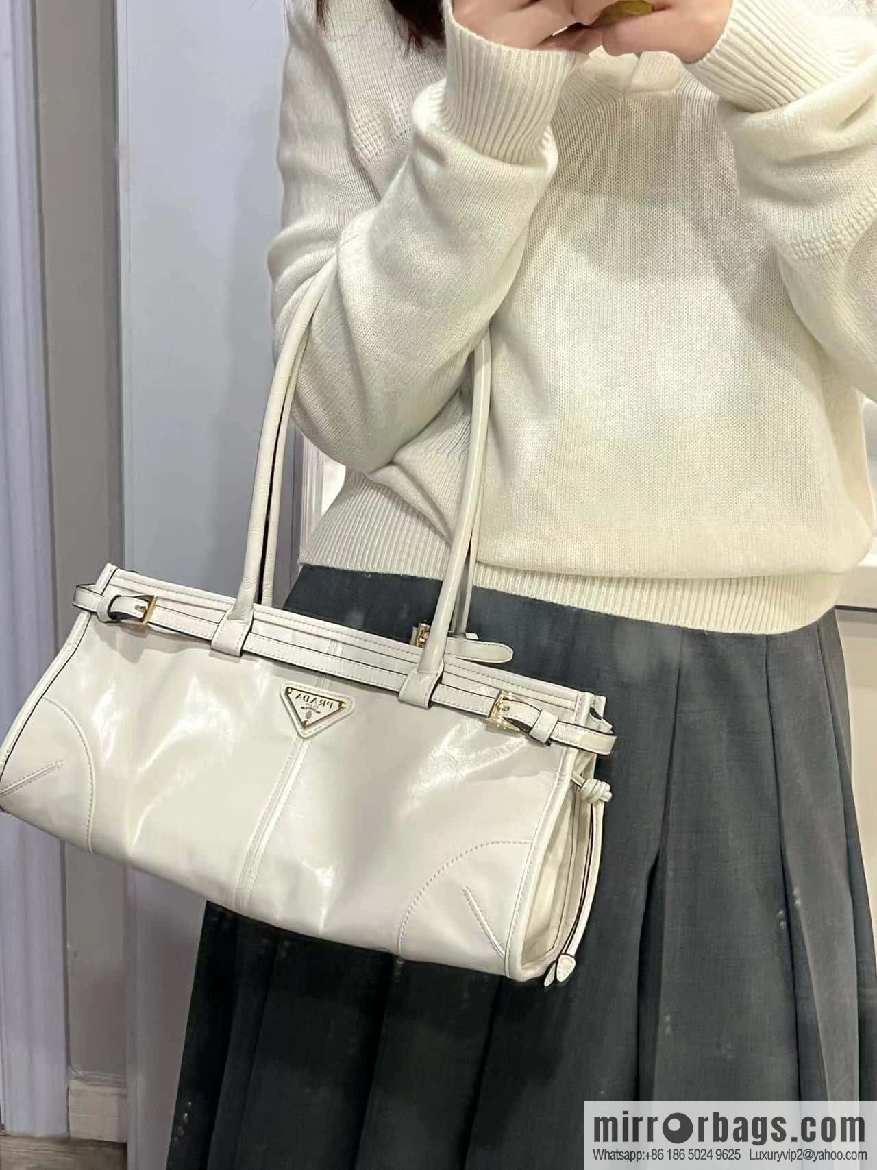 PRADA 🎉 LusSo lf oil wax leather 🎉 1BA426S 🎉🎉 white