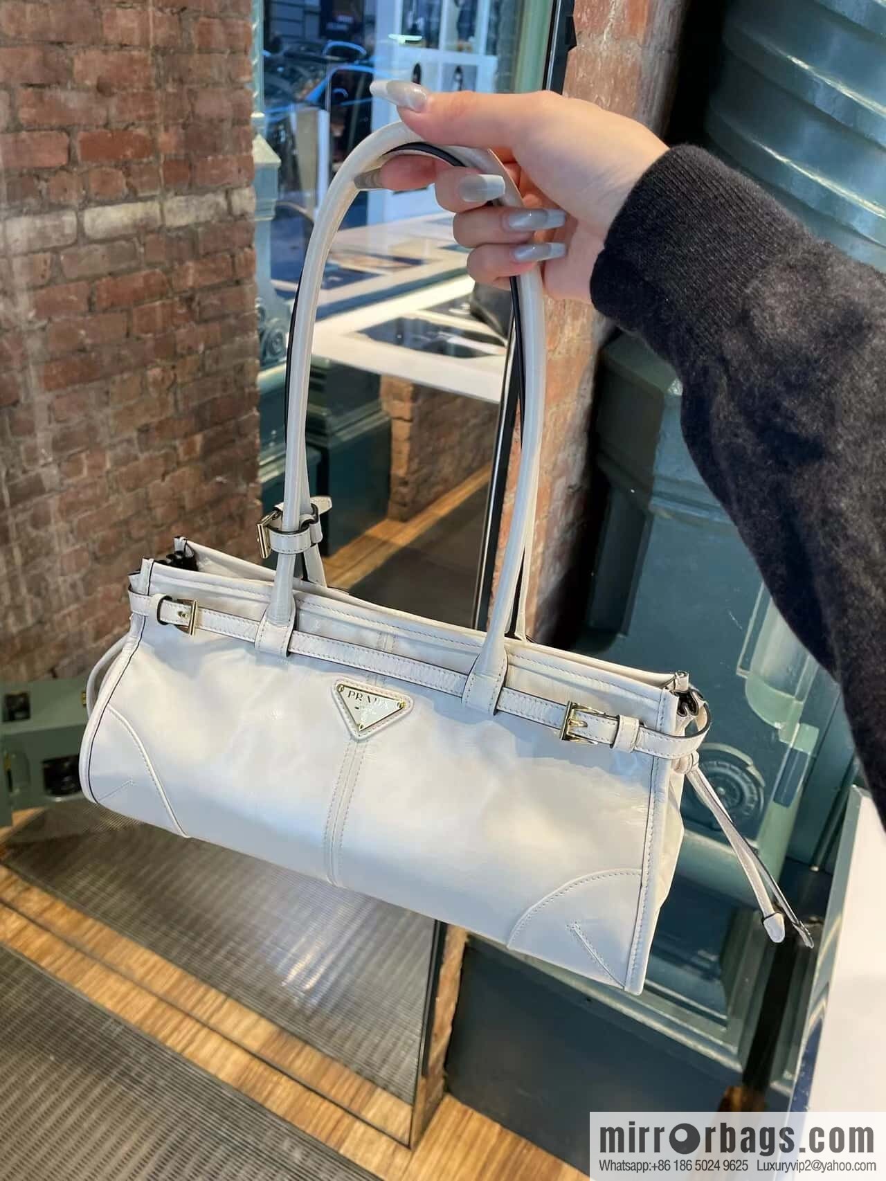 PRADA 🎉 LusSo lf oil wax leather 🎉 1BA426S 🎉🎉 white