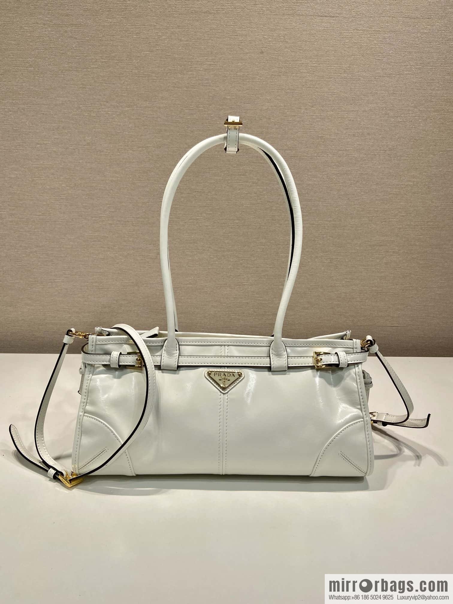 PRADA 🎉 LusSo lf oil wax leather 🎉 1BA426S 🎉🎉 white