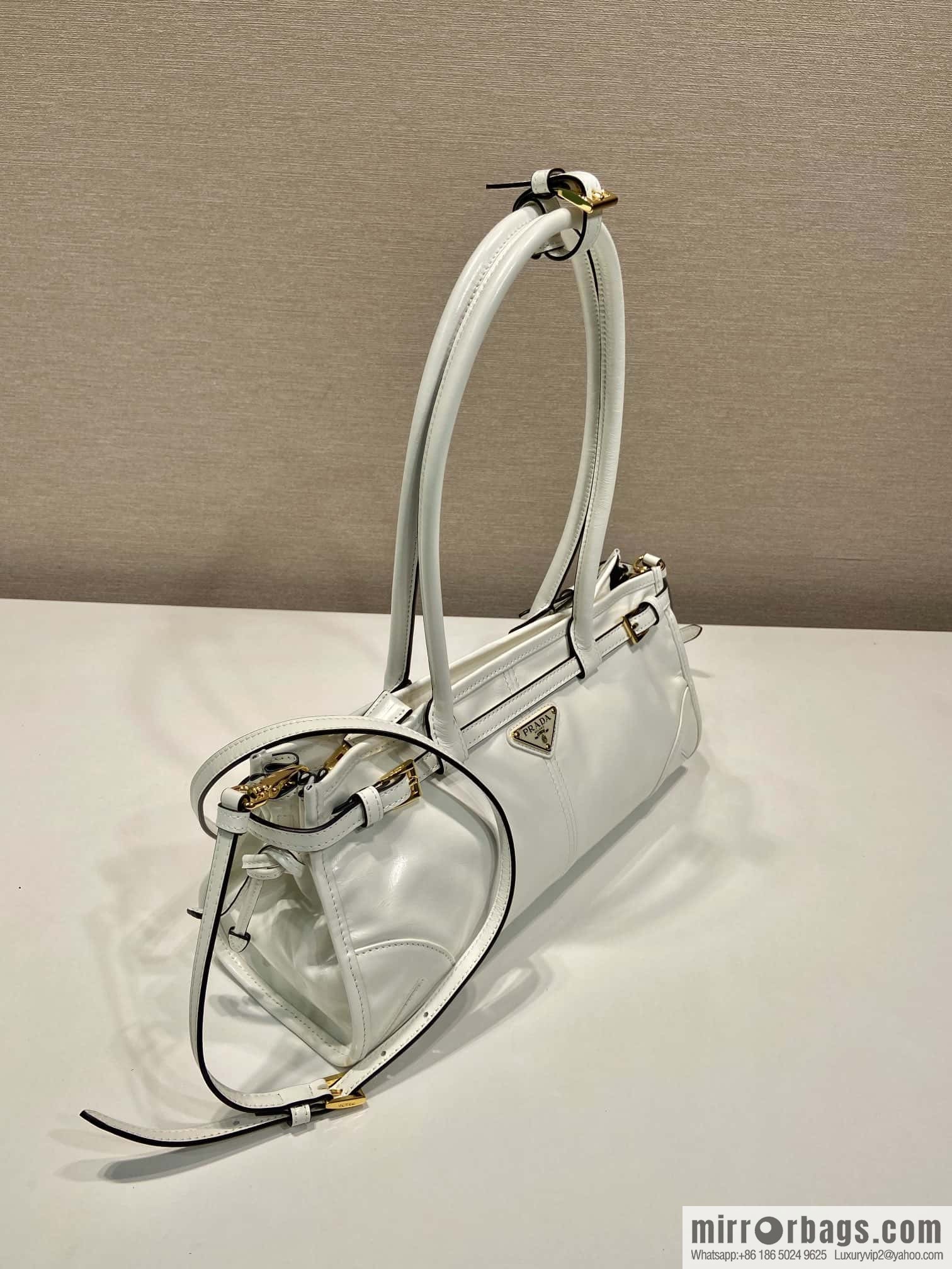 PRADA 🎉 LusSo lf oil wax leather 🎉 1BA426S 🎉🎉 white