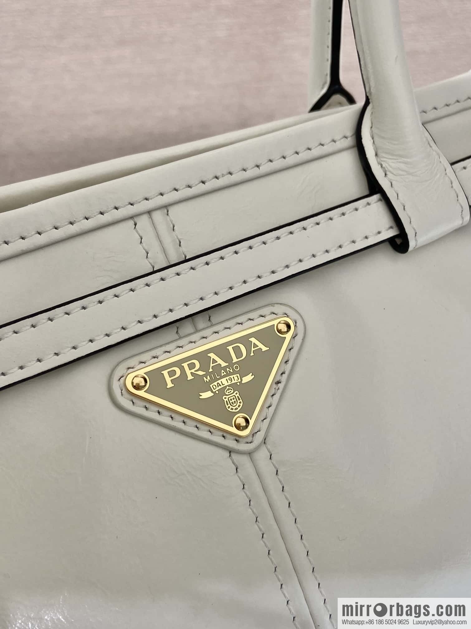 PRADA 🎉 LusSo lf oil wax leather 🎉 1BA426S 🎉🎉 white