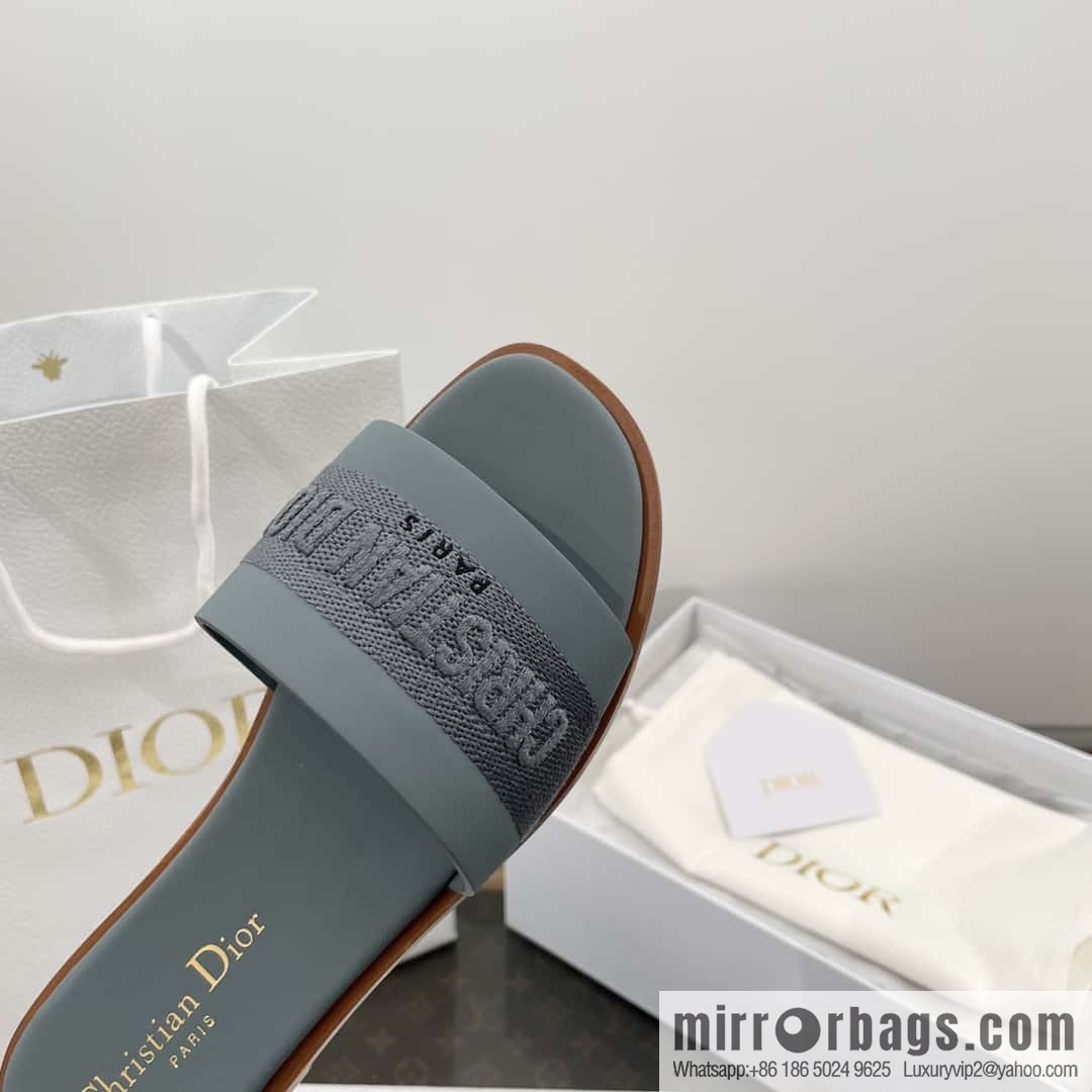 DIOR spring and summer new leather embroidered flat-bottomed slippers series