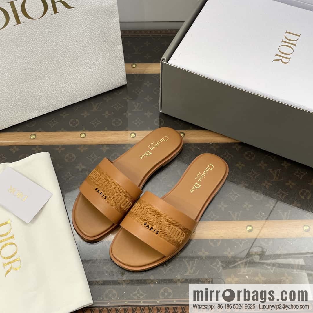 DIOR spring and summer new leather embroidered flat-bottomed slippers series