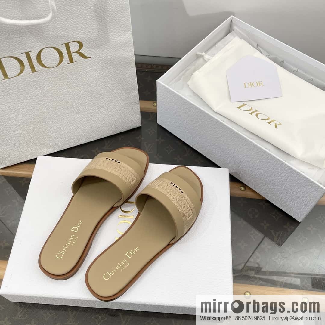 DIOR spring and summer new leather embroidered flat-bottomed slippers series