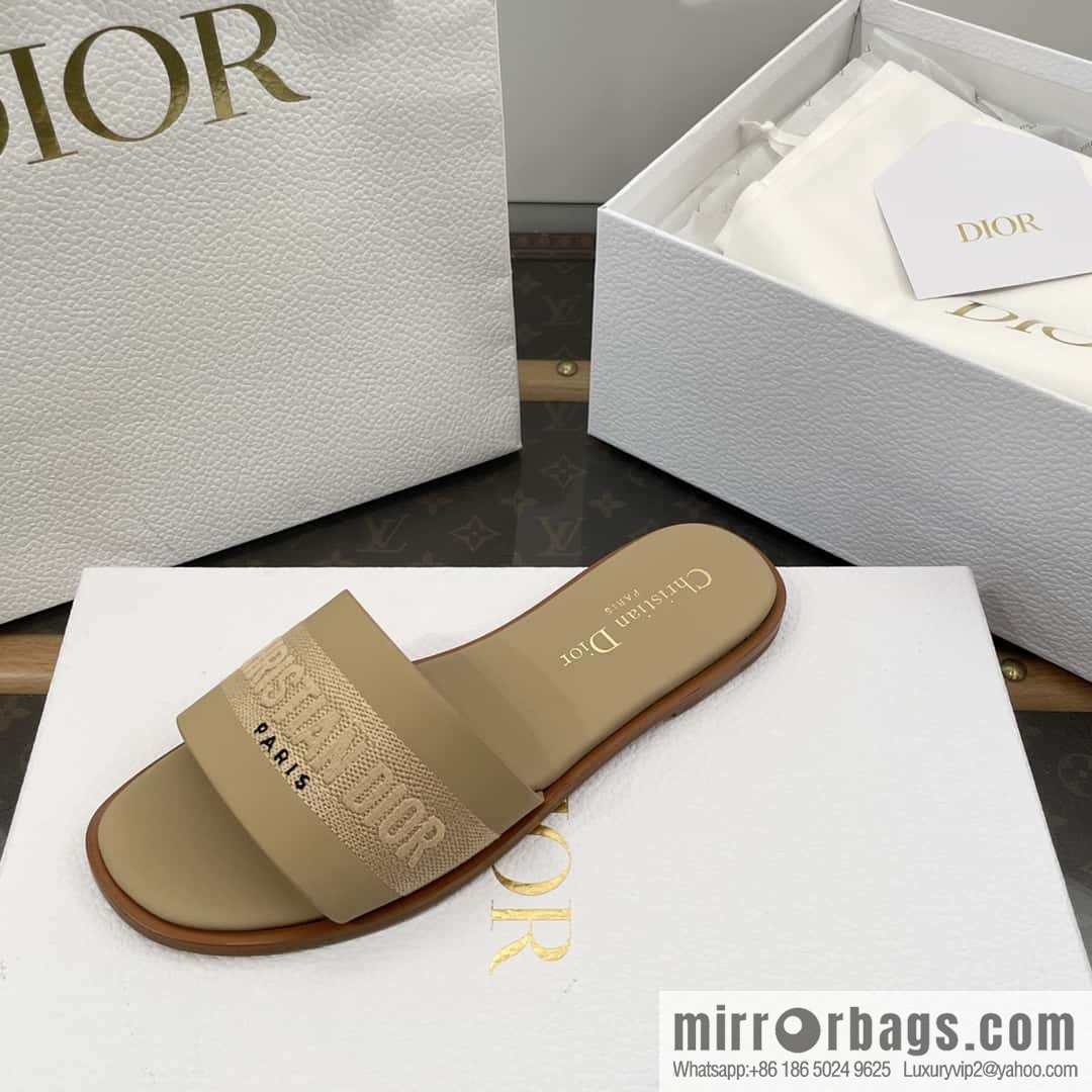 DIOR spring and summer new leather embroidered flat-bottomed slippers series