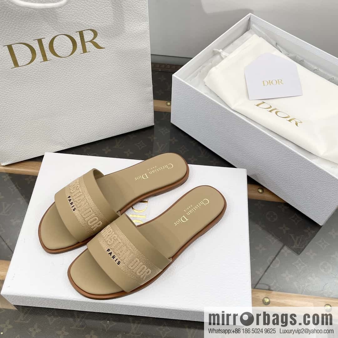 DIOR spring and summer new leather embroidered flat-bottomed slippers series