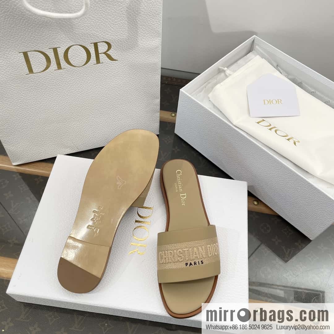 DIOR spring and summer new leather embroidered flat-bottomed slippers series