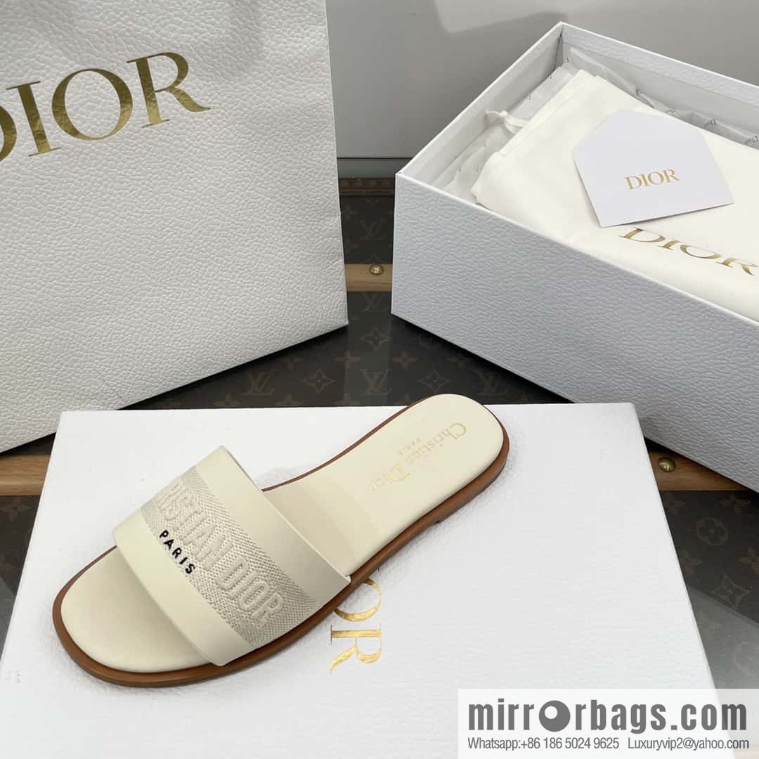 DIOR spring and summer new leather embroidered flat-bottomed slippers series