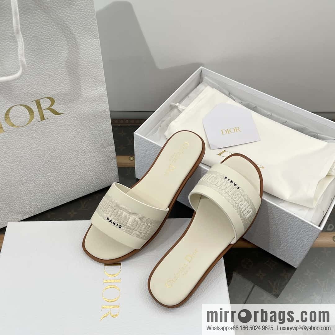 DIOR spring and summer new leather embroidered flat-bottomed slippers series