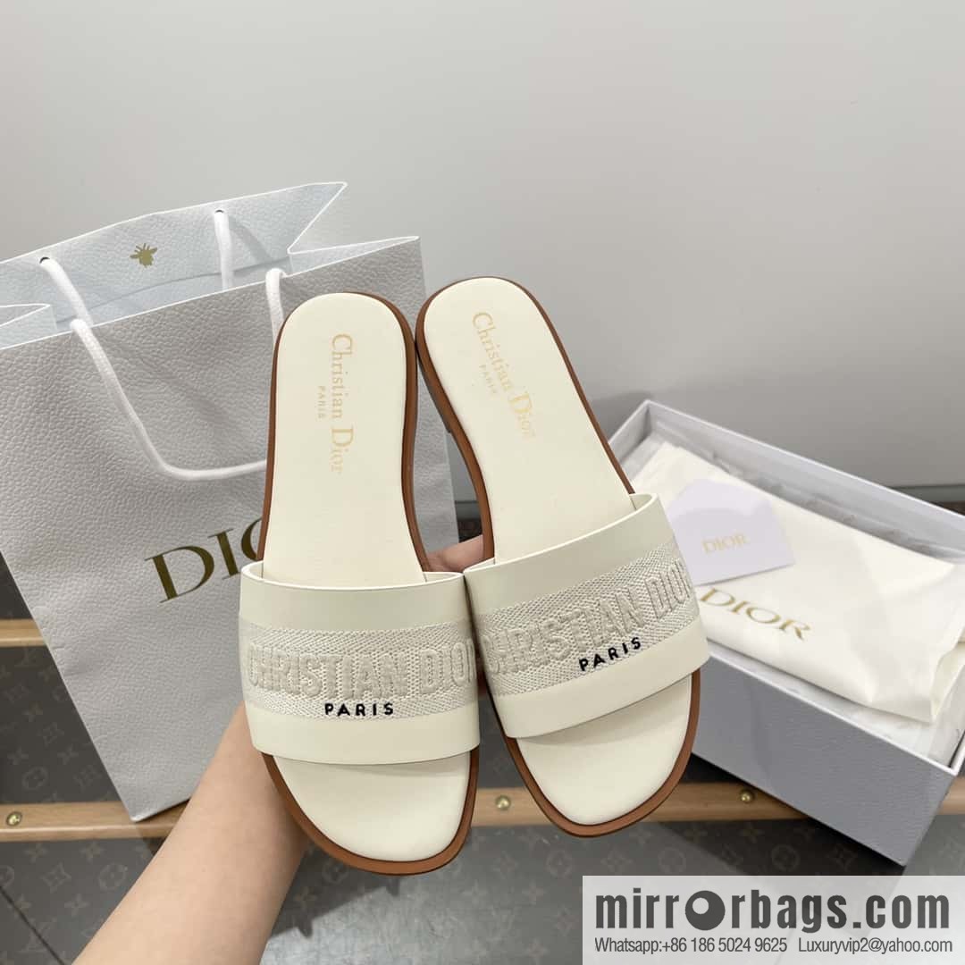 DIOR spring and summer new leather embroidered flat-bottomed slippers series