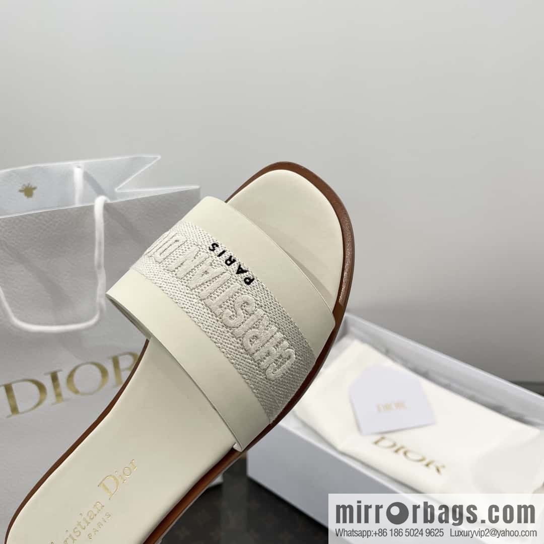 DIOR spring and summer new leather embroidered flat-bottomed slippers series