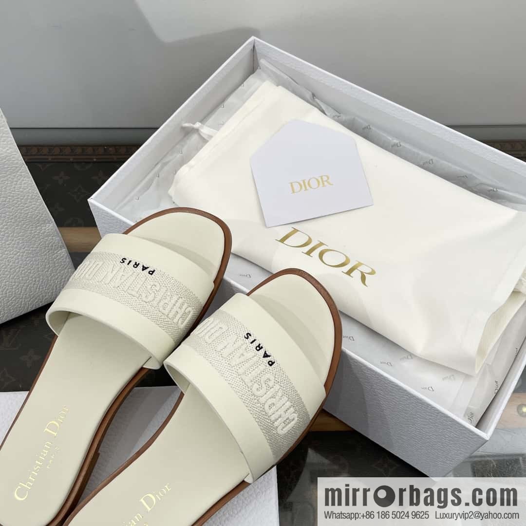 DIOR spring and summer new leather embroidered flat-bottomed slippers series