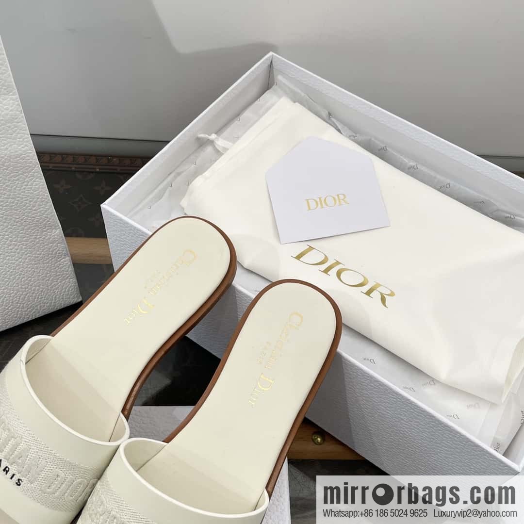 DIOR spring and summer new leather embroidered flat-bottomed slippers series