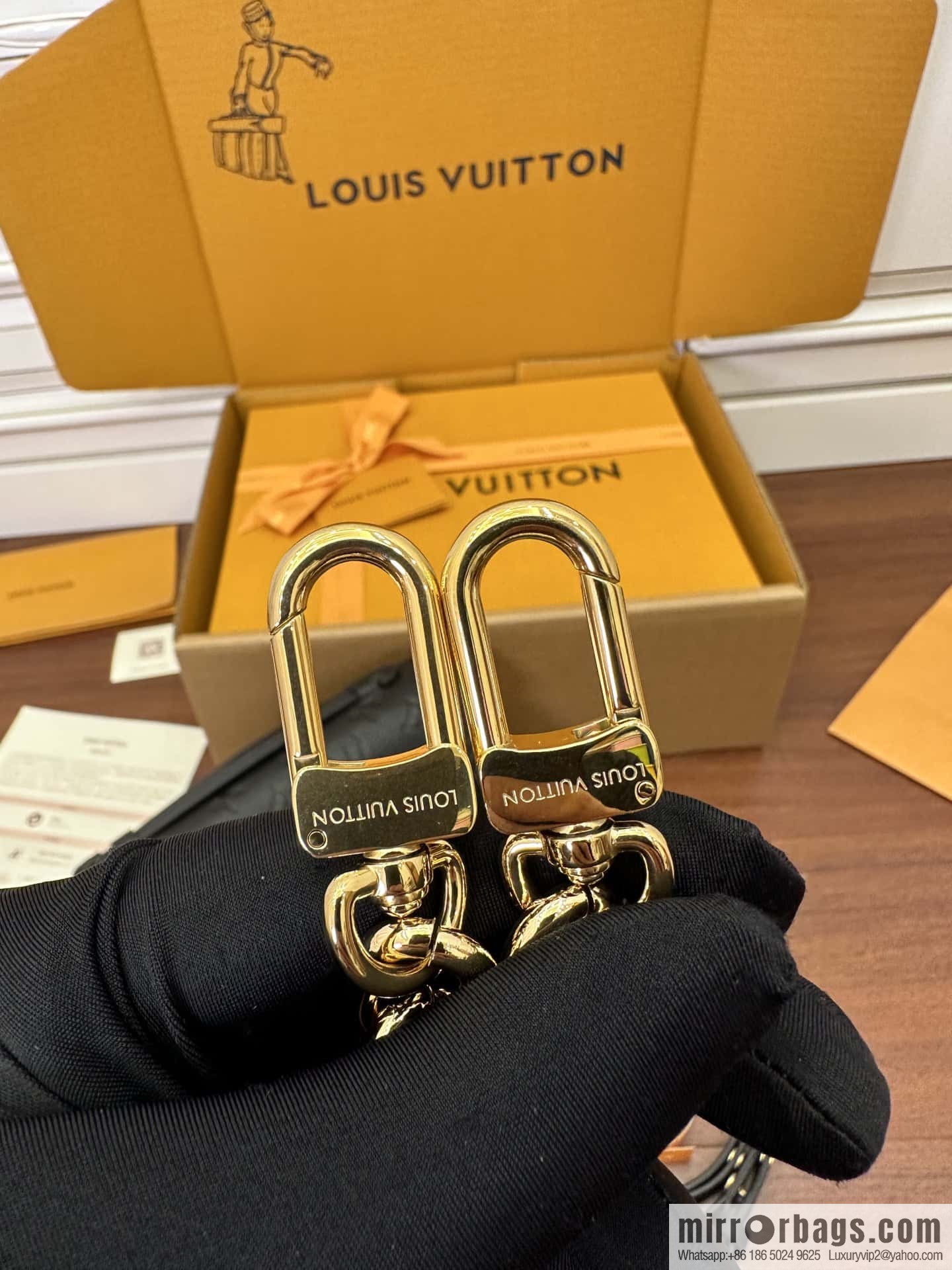 LV M46595 POCHETTE MÉTIS EAST WEST handbag