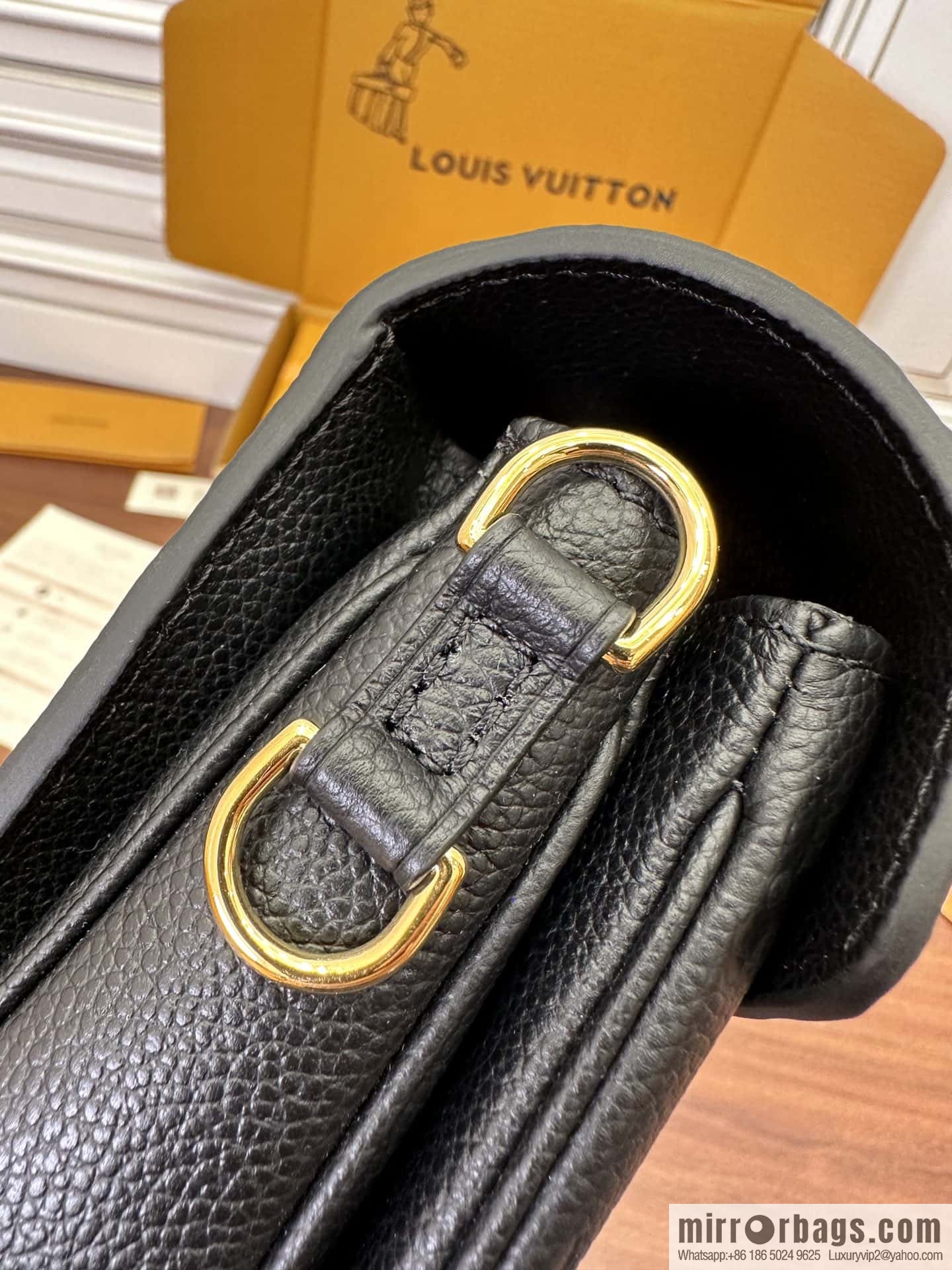 LV M46595 POCHETTE MÉTIS EAST WEST handbag