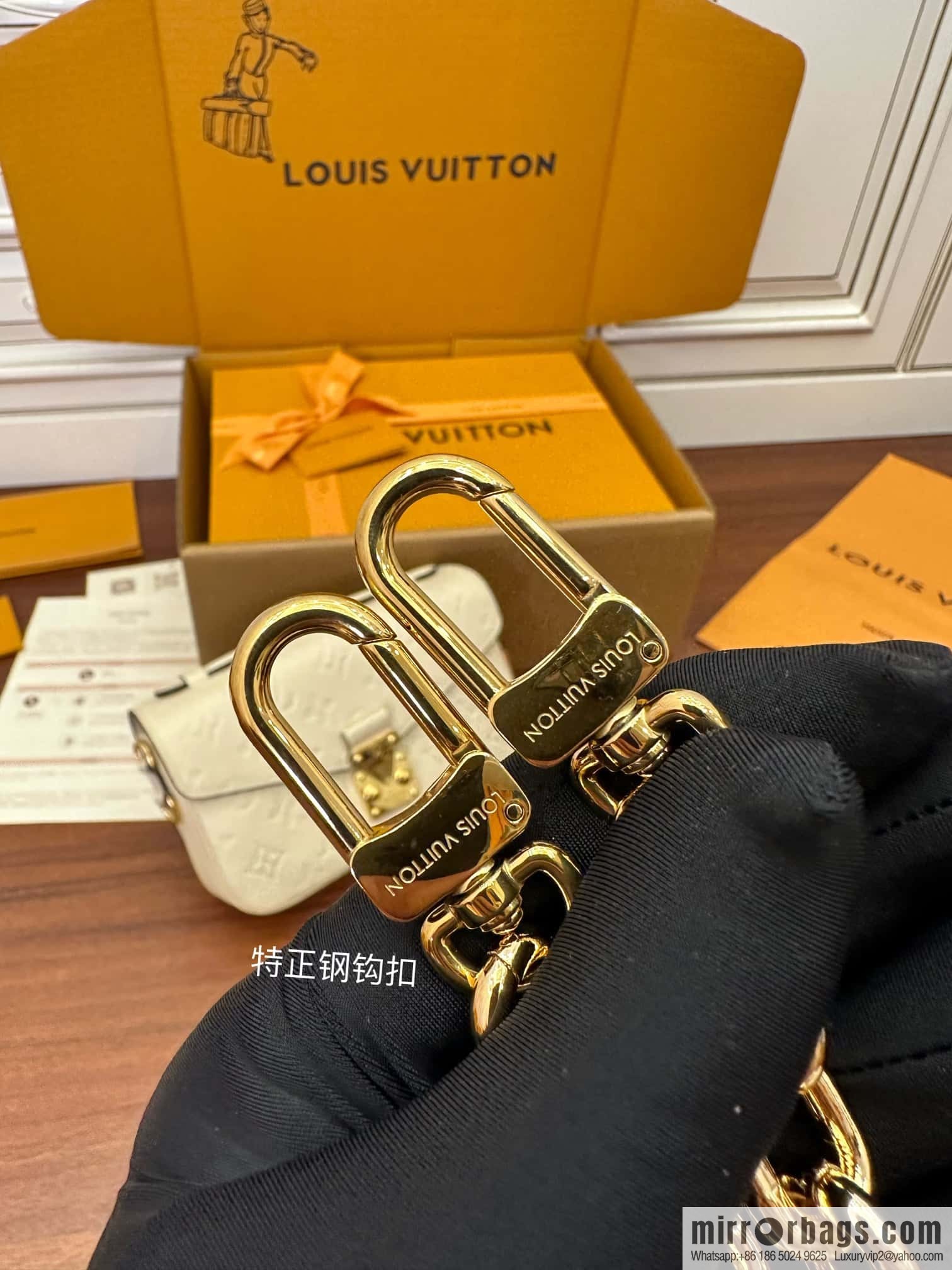 LV M22942 POCHETTE MÉTIS EAST WEST handbag