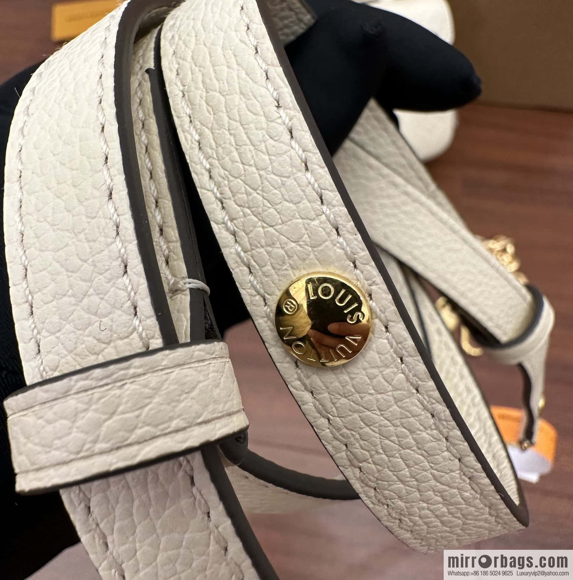 LV M22942 POCHETTE MÉTIS EAST WEST handbag