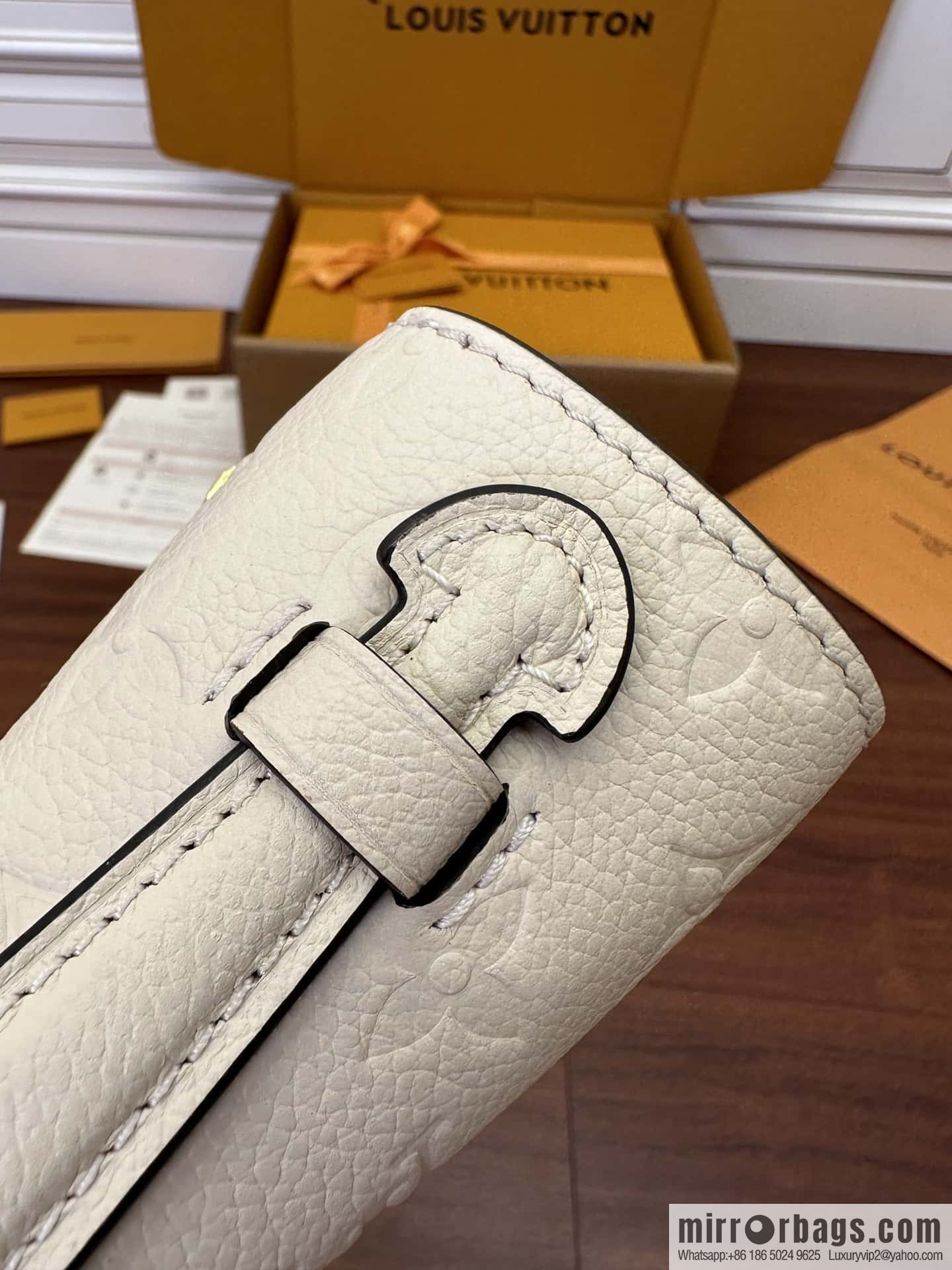LV M22942 POCHETTE MÉTIS EAST WEST handbag