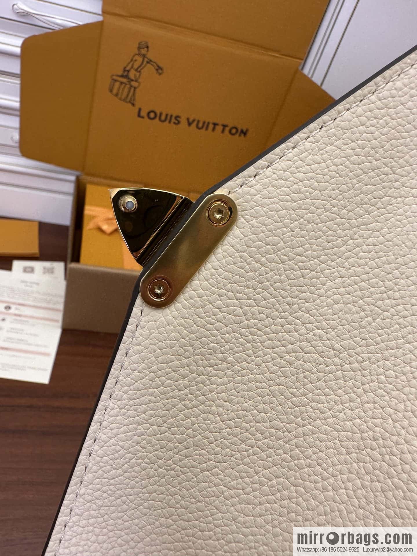 LV M22942 POCHETTE MÉTIS EAST WEST handbag
