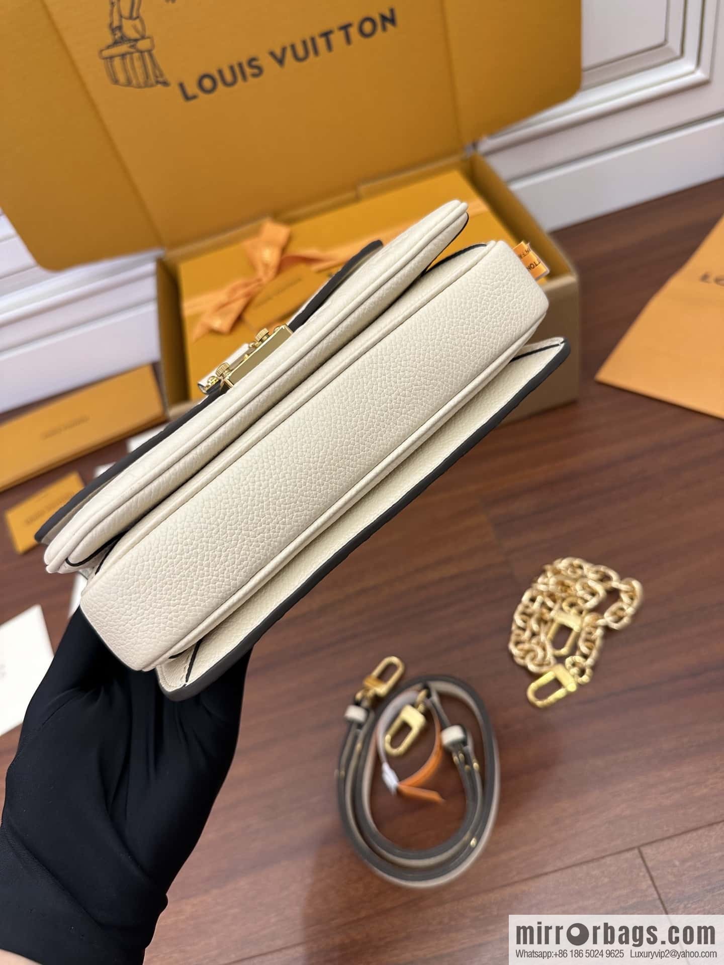LV M22942 POCHETTE MÉTIS EAST WEST handbag