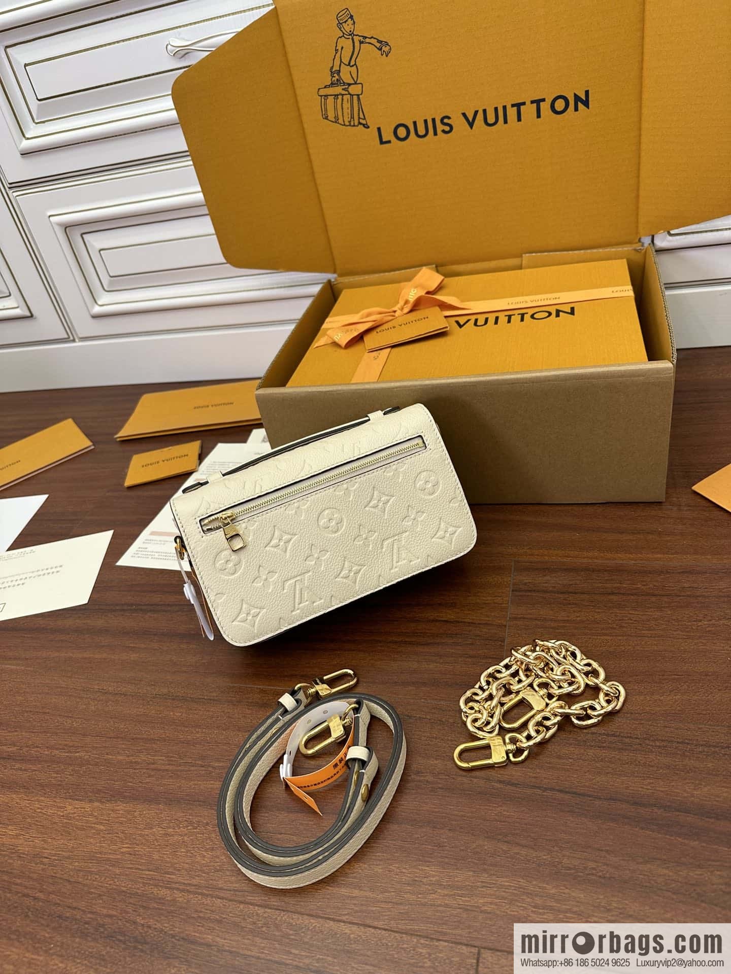 LV M22942 POCHETTE MÉTIS EAST WEST handbag