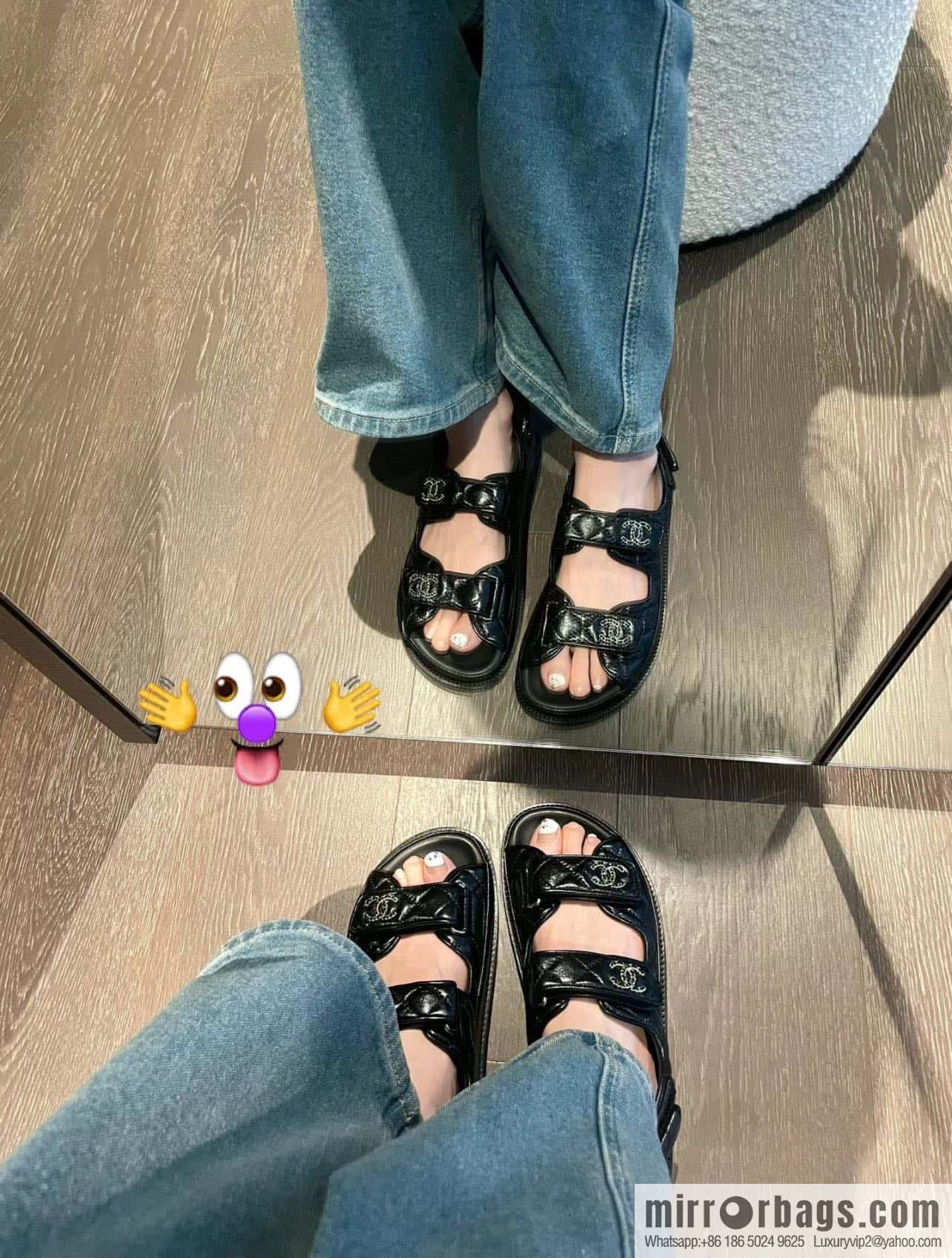 CHANEL Xiaoxiang new version, double leather buckle, high-gloss sheepskin, Velcro beach shoes