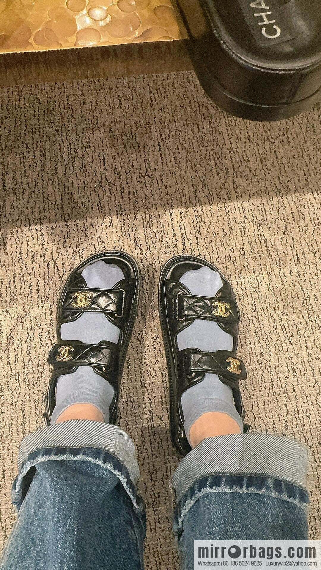 CHANEL Xiaoxiang The latest double Gold buckle, Velcro beach model