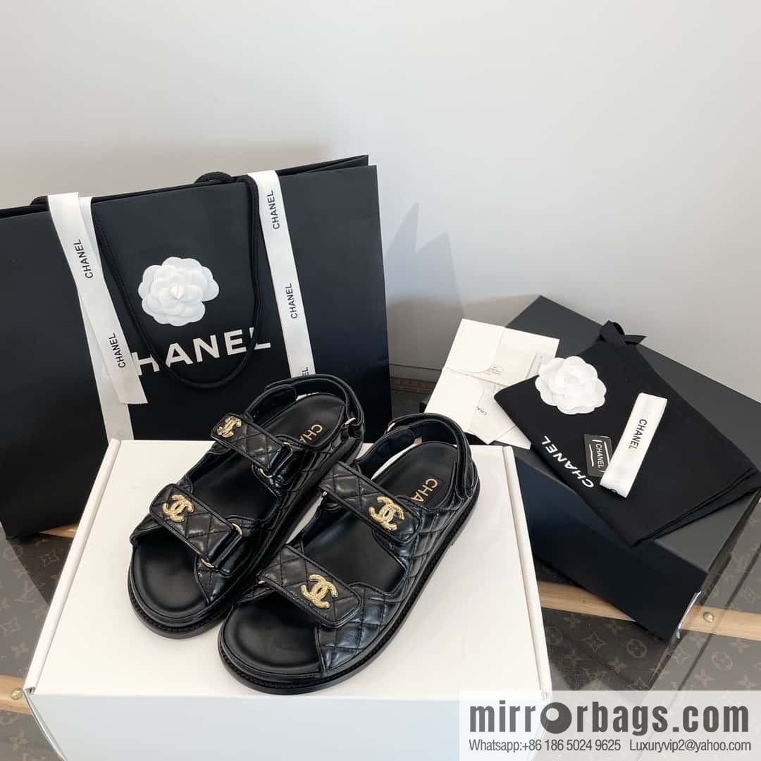 CHANEL Xiaoxiang The latest double Gold buckle, Velcro beach model