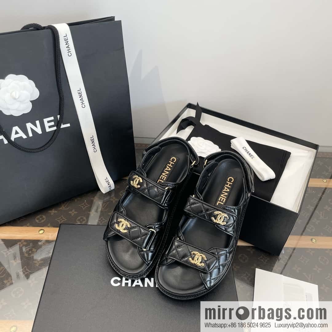 CHANEL Xiaoxiang The latest double Gold buckle, Velcro beach model