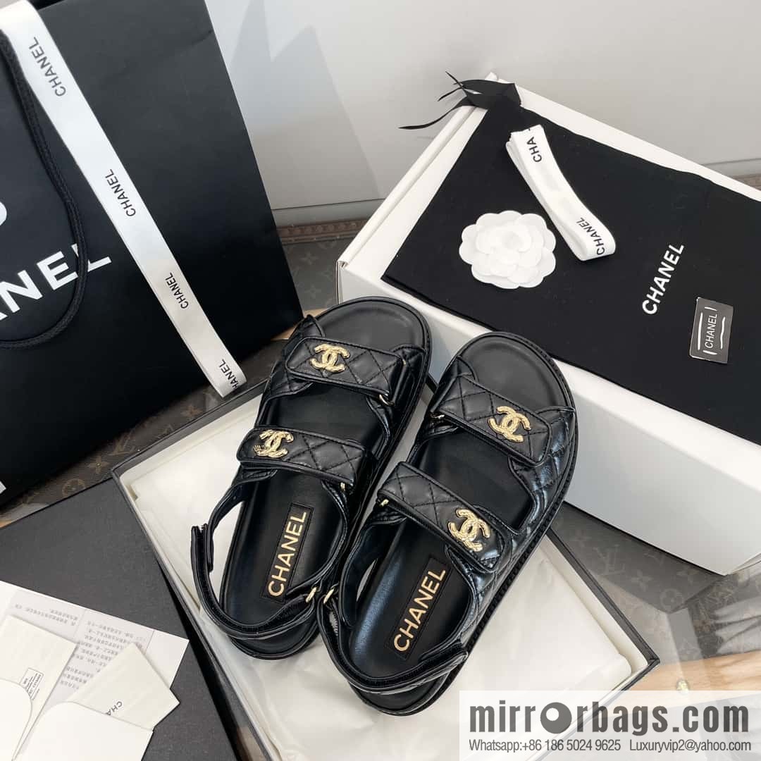 CHANEL Xiaoxiang The latest double Gold buckle, Velcro beach model