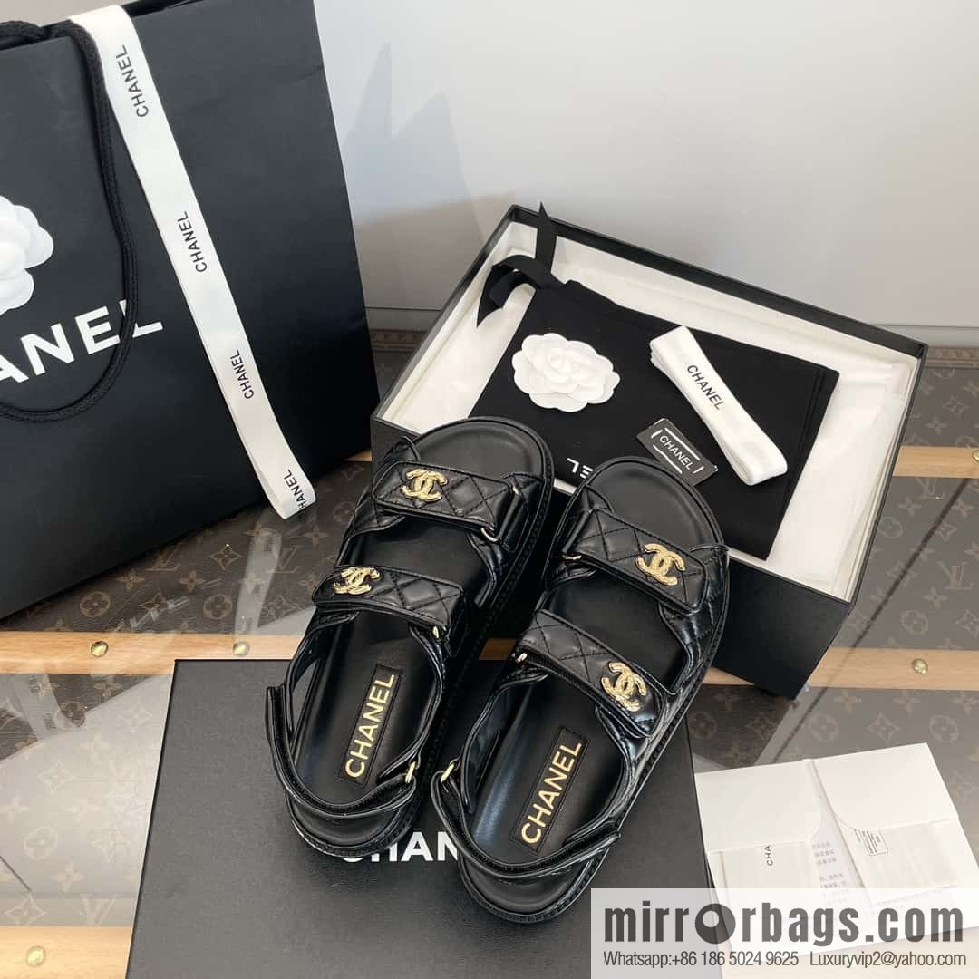 CHANEL Xiaoxiang The latest double Gold buckle, Velcro beach model