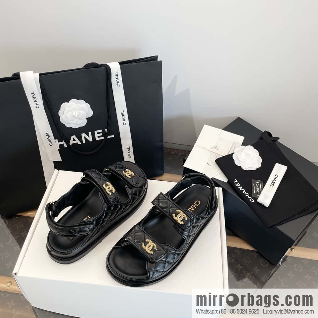 CHANEL Xiaoxiang The latest double Gold buckle, Velcro beach model