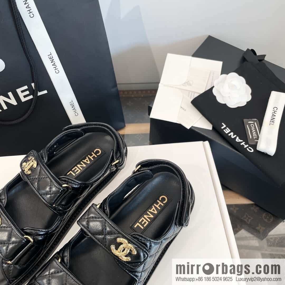 CHANEL Xiaoxiang The latest double Gold buckle, Velcro beach model