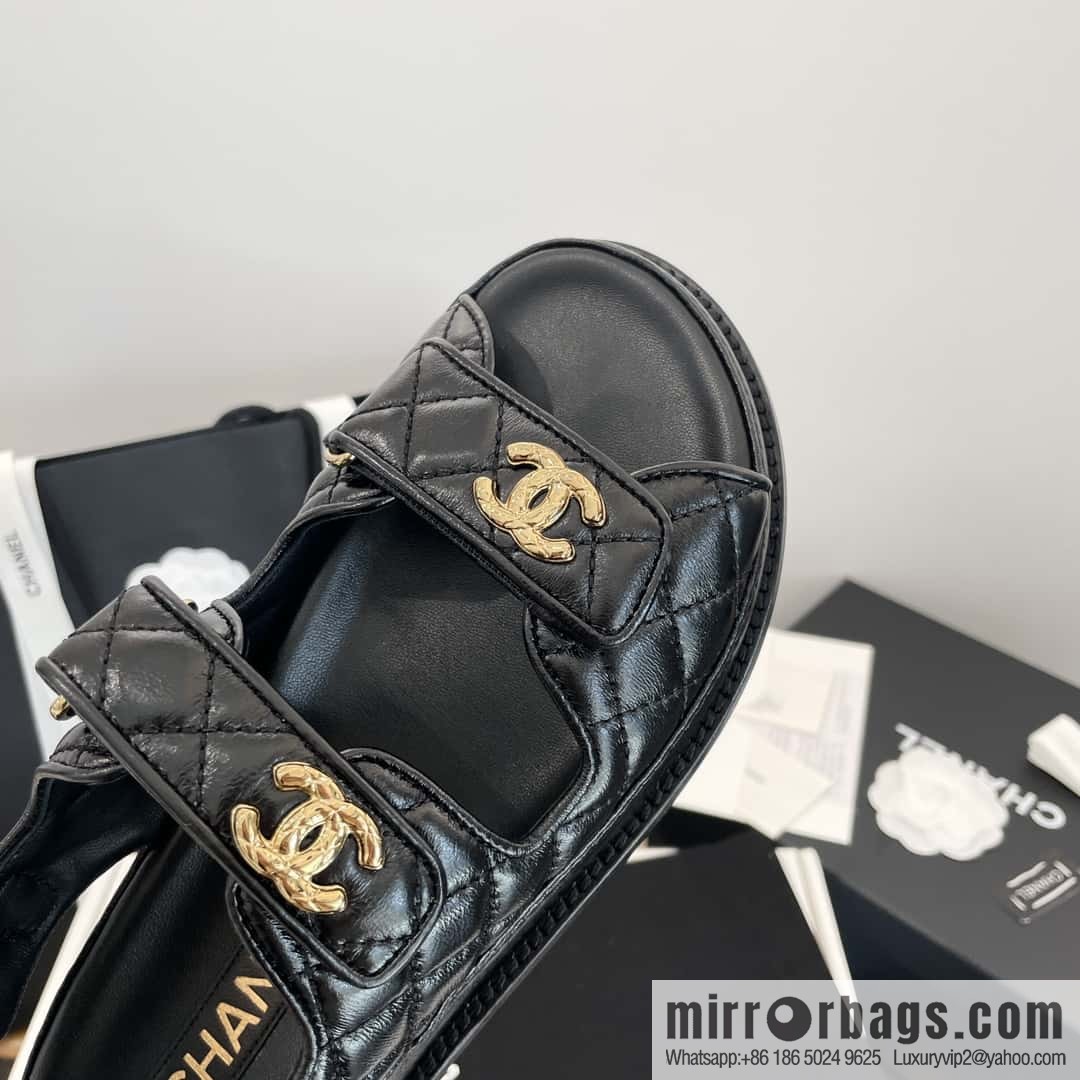 CHANEL Xiaoxiang The latest double Gold buckle, Velcro beach model