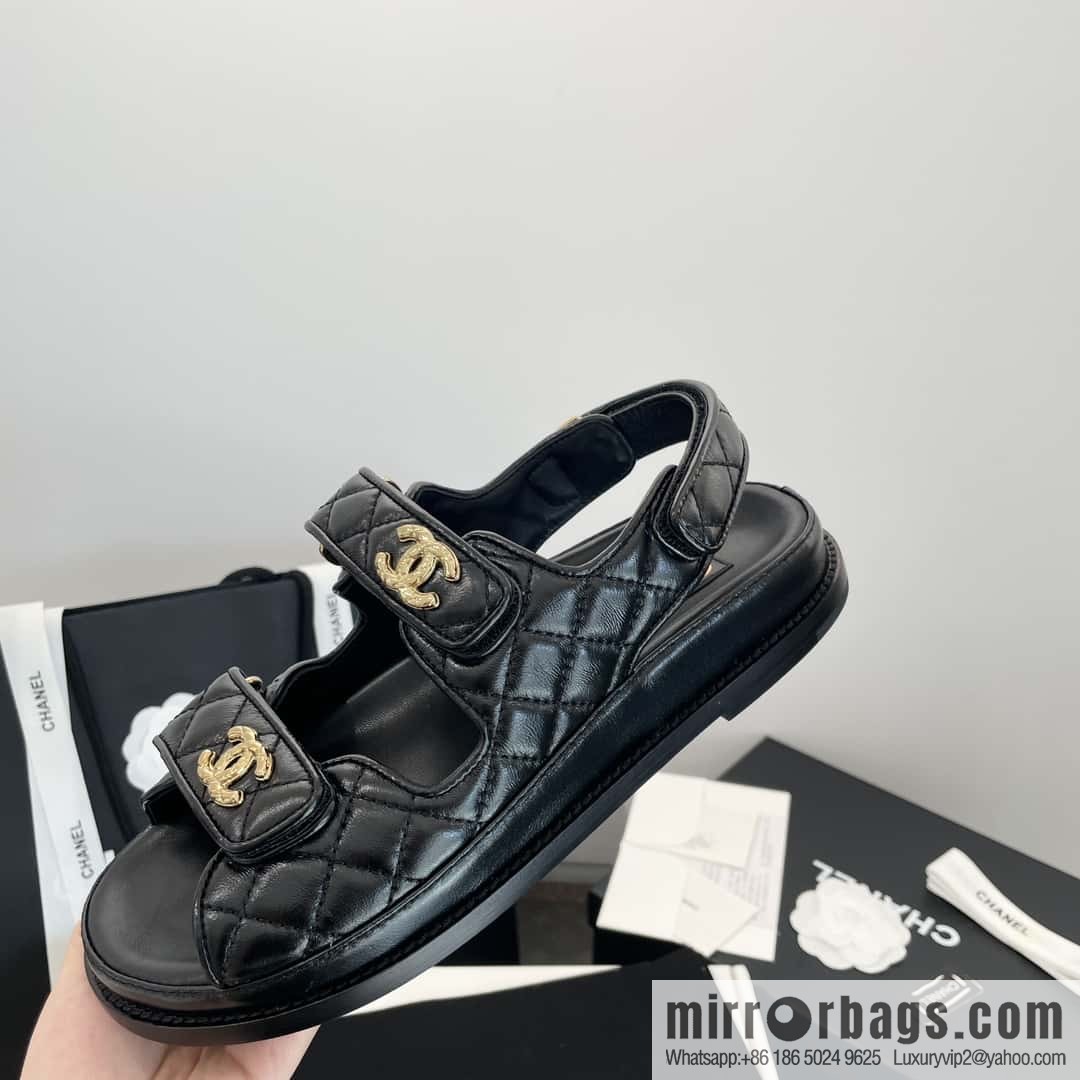CHANEL Xiaoxiang The latest double Gold buckle, Velcro beach model