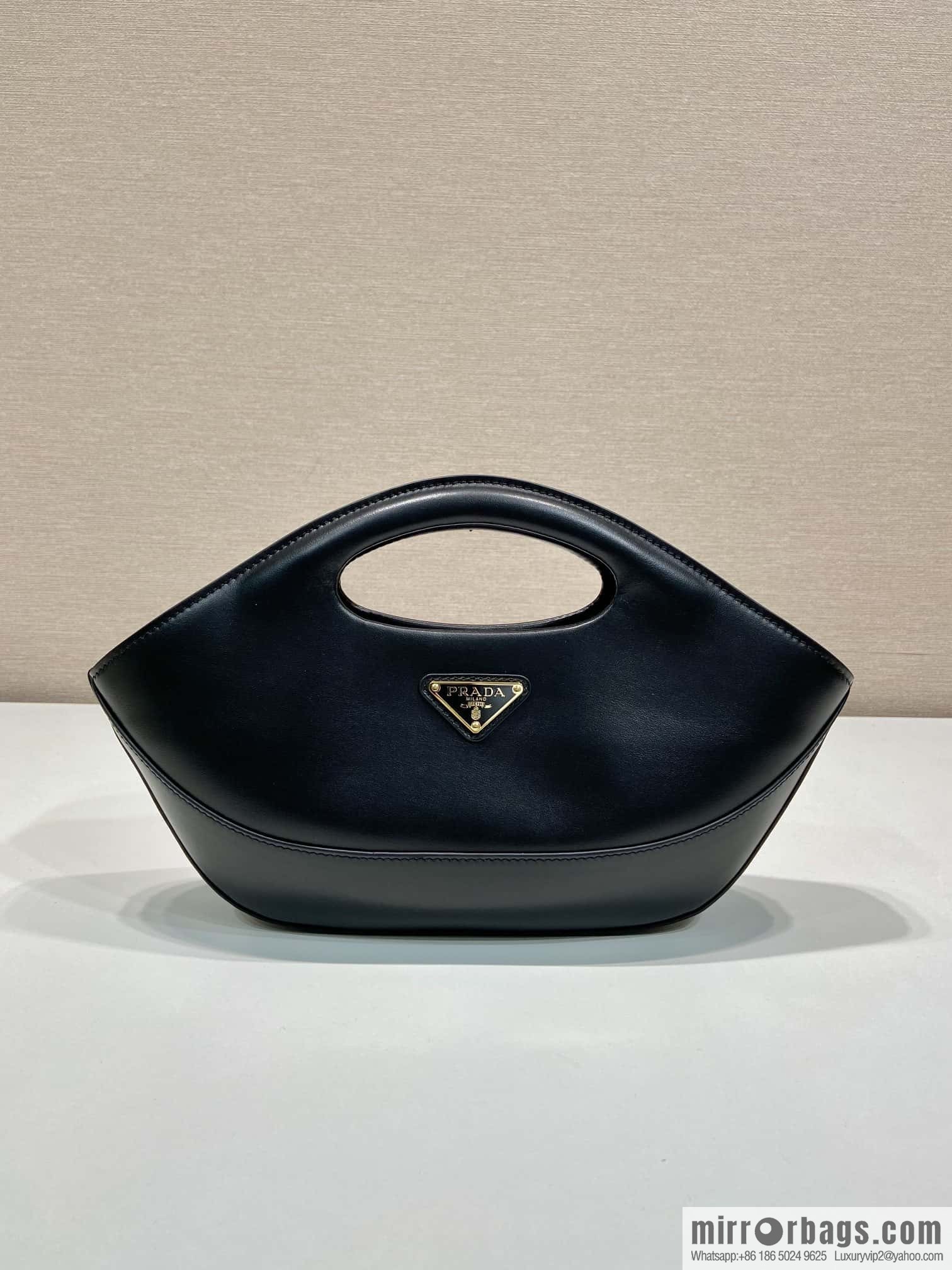 PRADA 🎉 new dumpling bag 🎉 1BA421 black