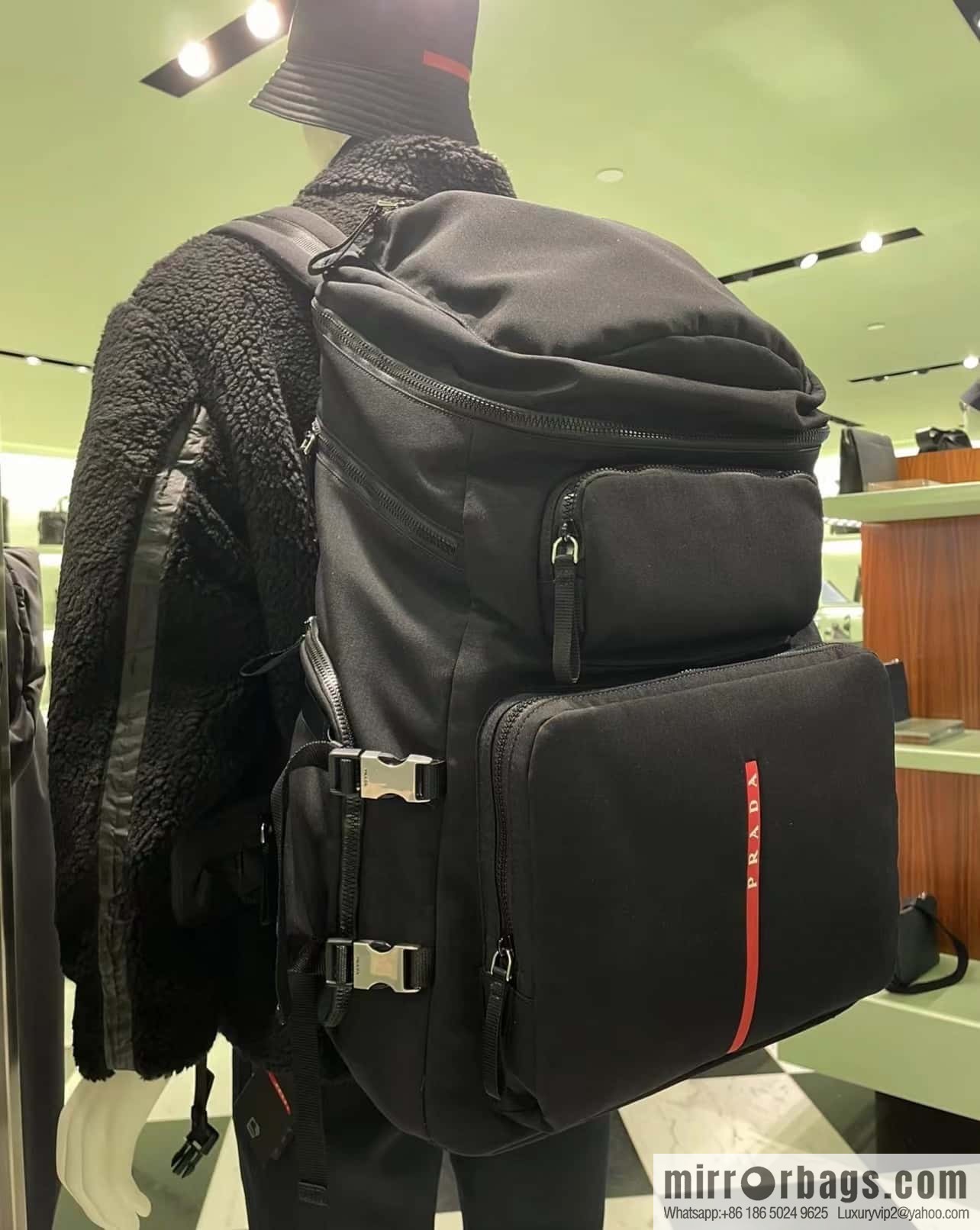 PRADA 🎉 new mountaineering bag 🎉 2VZ086 new product