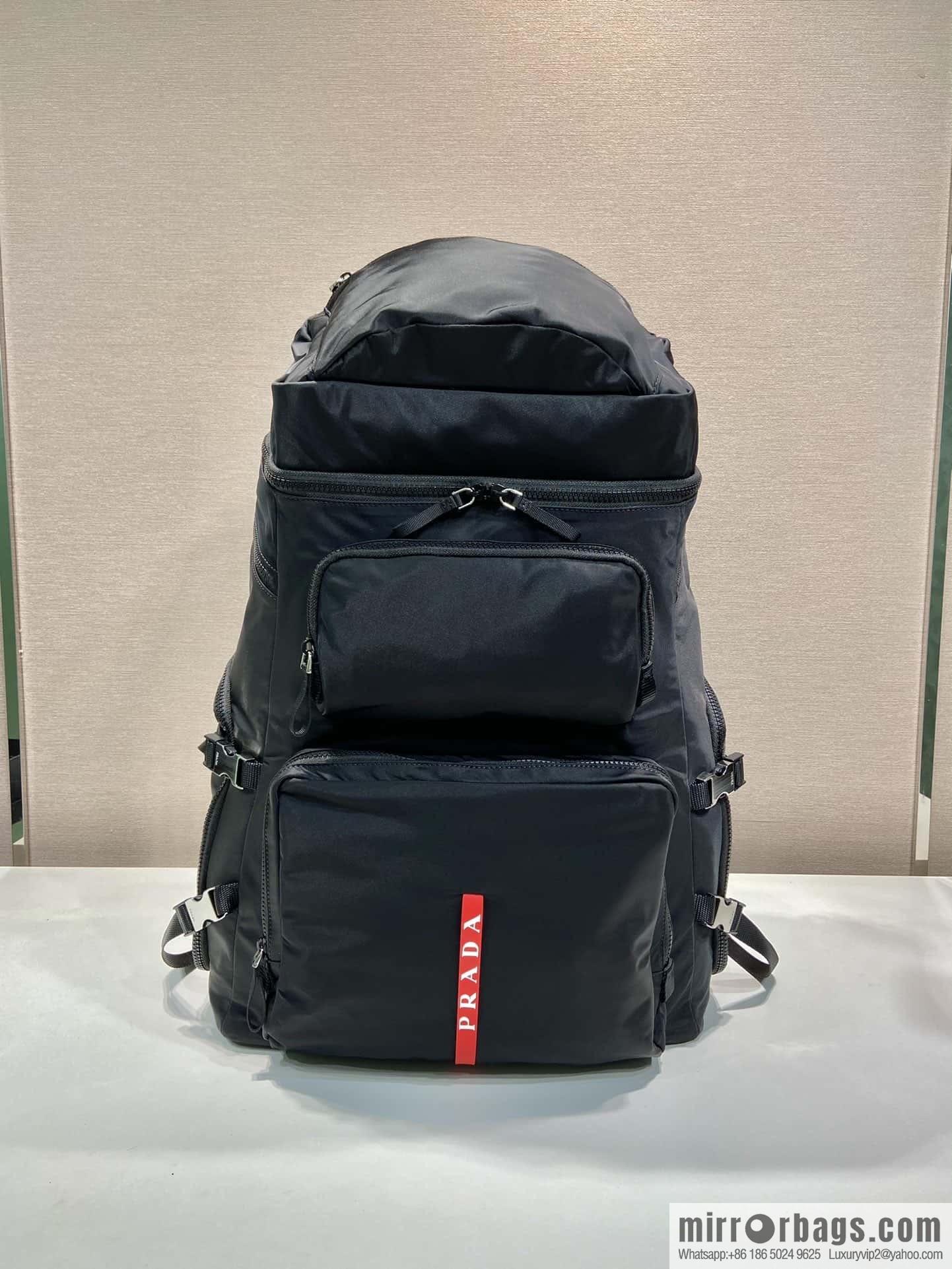PRADA 🎉 new mountaineering bag 🎉 2VZ086 new product
